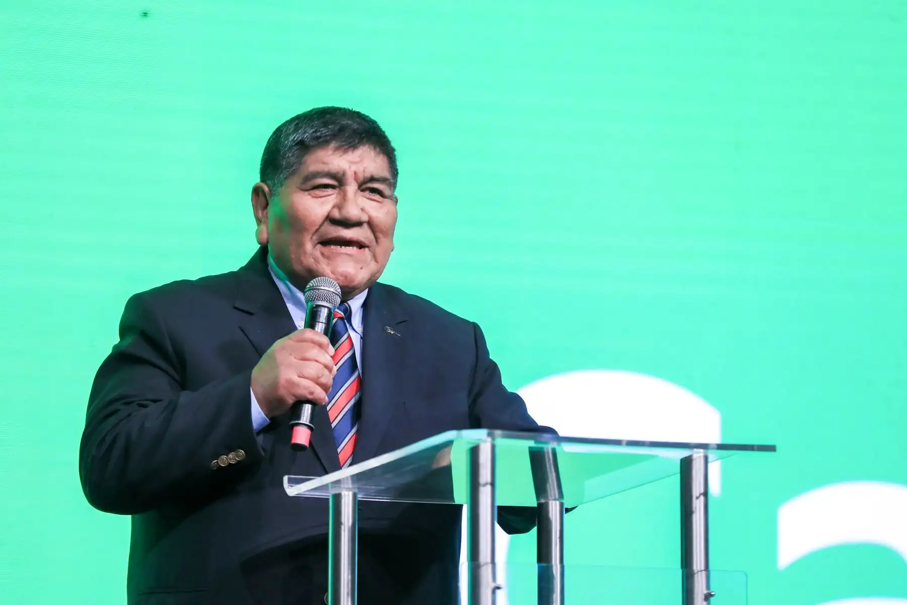 El presidente del Consejo de Ministros, Gustavo Adrianzén, presidió la ceremonia especial por los 20 años del proyecto del gas de Camisea, en donde también participaron los titulares de los ministerios de Energía y Minas, y de Vivienda, Construcción y Saneamiento. Foto: ANDINA/PCM