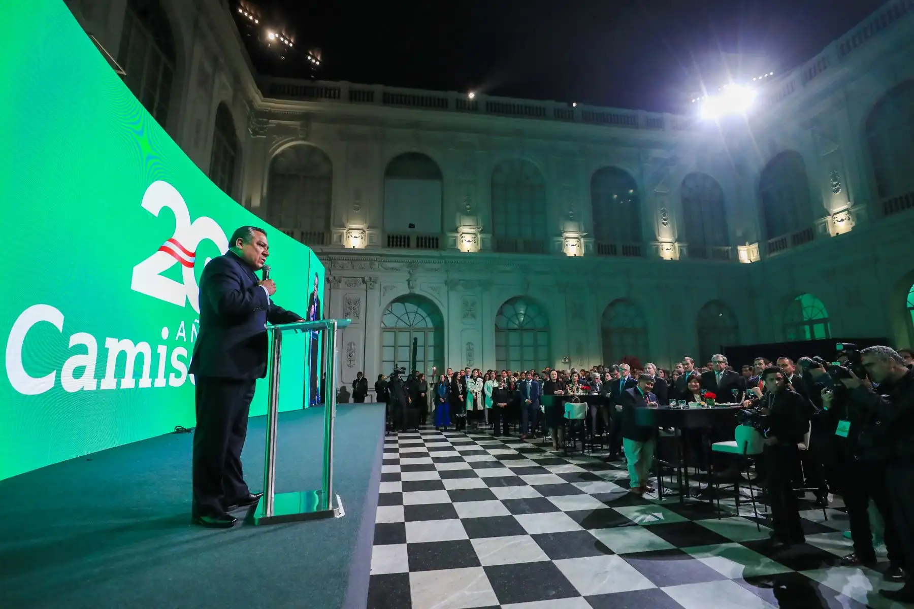 El presidente del Consejo de Ministros, Gustavo Adrianzén, presidió la ceremonia especial por los 20 años del proyecto del gas de Camisea, en donde también participaron los titulares de los ministerios de Energía y Minas, y de Vivienda, Construcción y Saneamiento. Foto: ANDINA/PCM