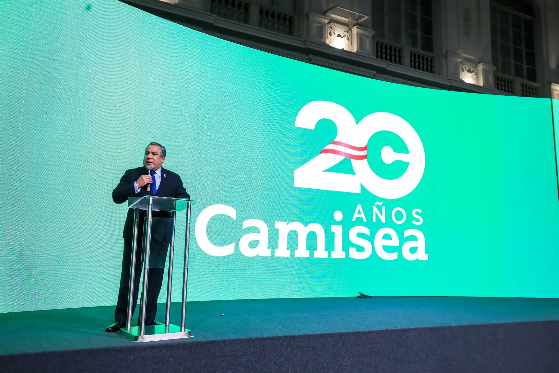 El presidente del Consejo de Ministros, Gustavo Adrianzén, presidió la ceremonia especial por los 20 años del proyecto del gas de Camisea, en donde también participaron los titulares de los ministerios de Energía y Minas, y de Vivienda, Construcción y Saneamiento. Foto: ANDINA/PCM