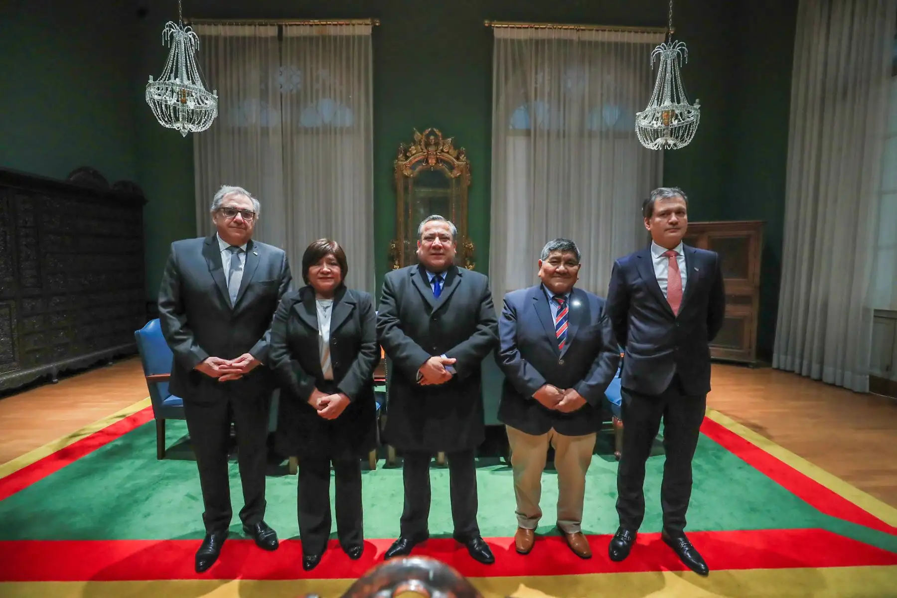El presidente del Consejo de Ministros, Gustavo Adrianzén, presidió la ceremonia especial por los 20 años del proyecto del gas de Camisea, en donde también participaron los titulares de los ministerios de Energía y Minas, y de Vivienda, Construcción y Saneamiento. Foto: ANDINA/PCM
