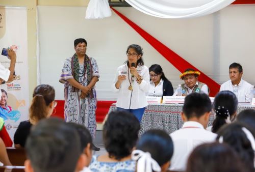 Ministra de Cultura, Leslie Urteaga, clausuró esta mañana el curso gratuito de shipibo-konibo, como parte de las actividades por el Día Internacional de los Pueblos Indígenas, que se realizó en Pucallpa, región Ucayali.