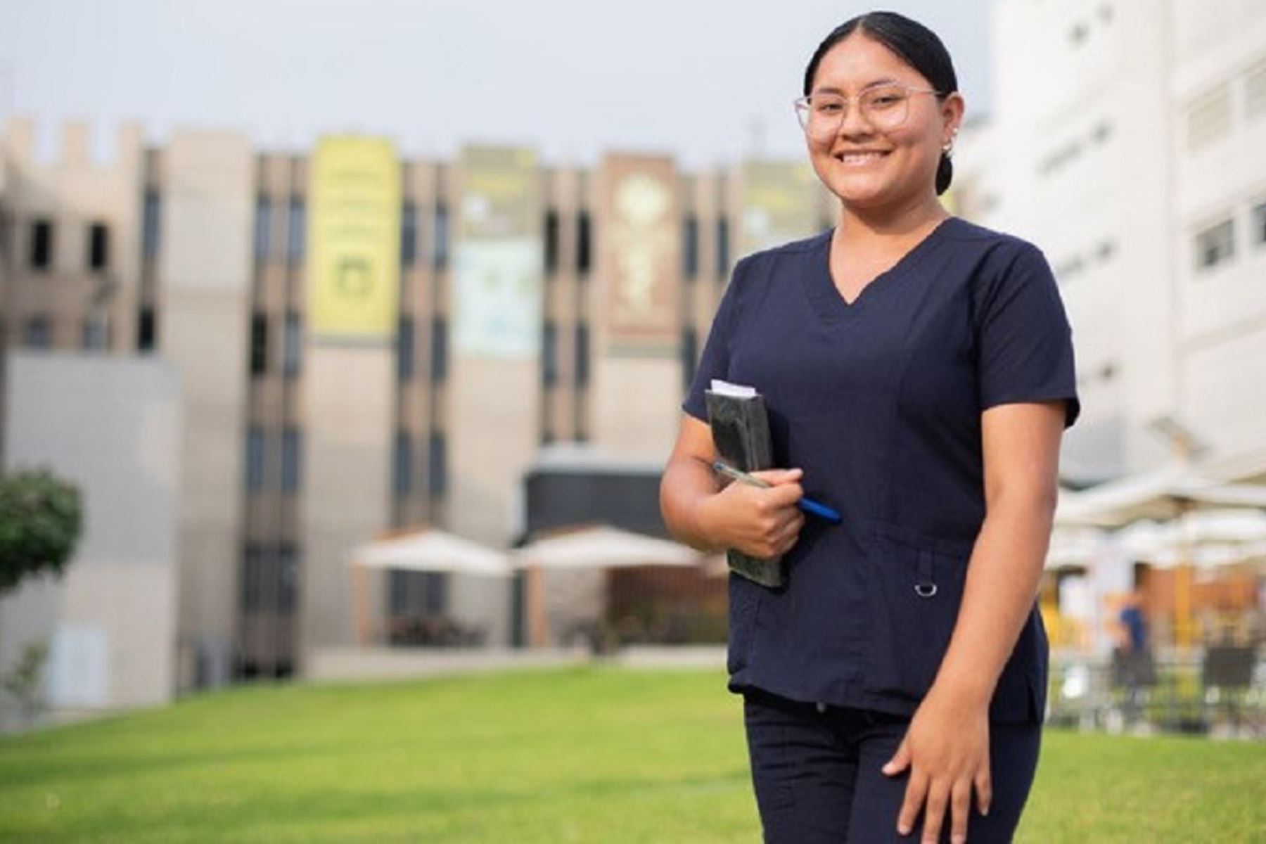 En sus 12 convocatorias, Beca Perú ha beneficiado a 2592 peruanos, quienes pudieron iniciar o continuar sus estudios superiores en una universidad o un instituto de calidad del país.