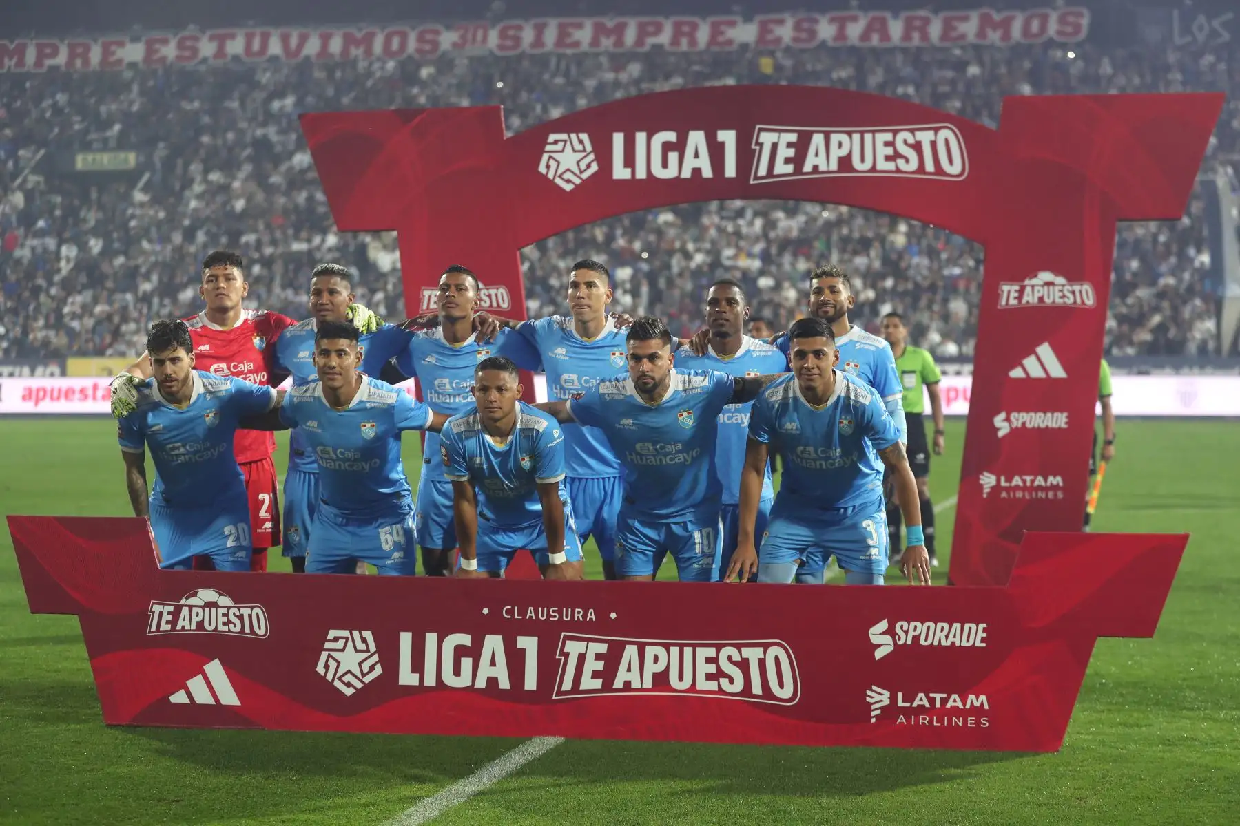 Alianza Lima se enfrenta a ADT de Tarma en partido por la sexta jornada del Torneo Clausura de la Liga en el Estadio Alejandro Villanueva. En la imagen, el equipo de ADT de Tarma.
Foto: ANDINA/Lino Chipana