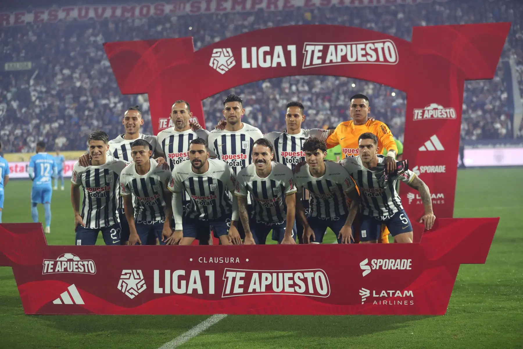 Alianza Lima se enfrenta a ADT de Tarma en partido por la sexta jornada del Torneo Clausura de la Liga en el Estadio Alejandro Villanueva. 
Foto: ANDINA/Lino Chipana