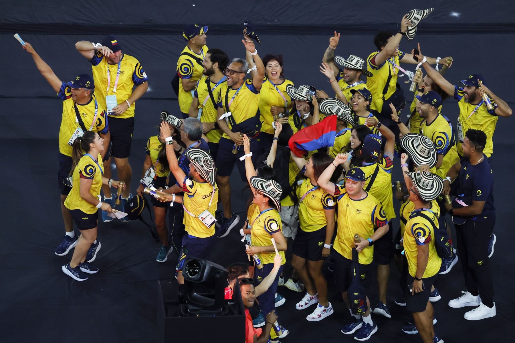 Atletas de Colombia llegan a la ceremonia de clausura de los Juegos Olímpicos de París 2024 en el estadio Stade de France de París, Francia.
Foto: EFE