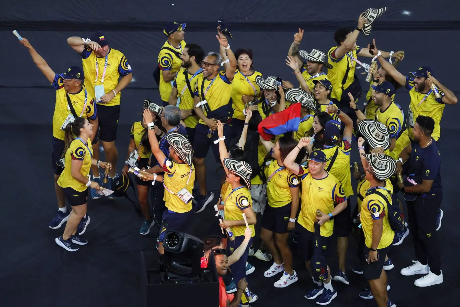 Atletas de Colombia llegan a la ceremonia de clausura de los Juegos Olímpicos de París 2024 en el estadio Stade de France de París, Francia.
Foto: EFE