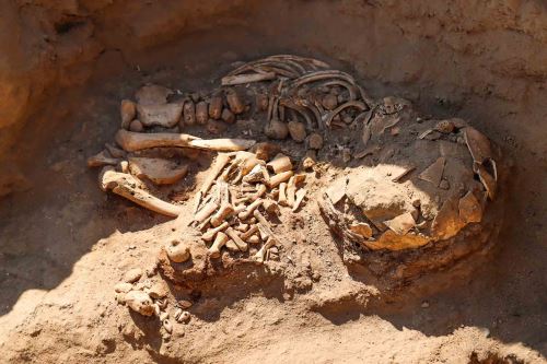 Hallazgo arqueológico: descubren entierros humanos de 3,800 años de antigüedad en Virú