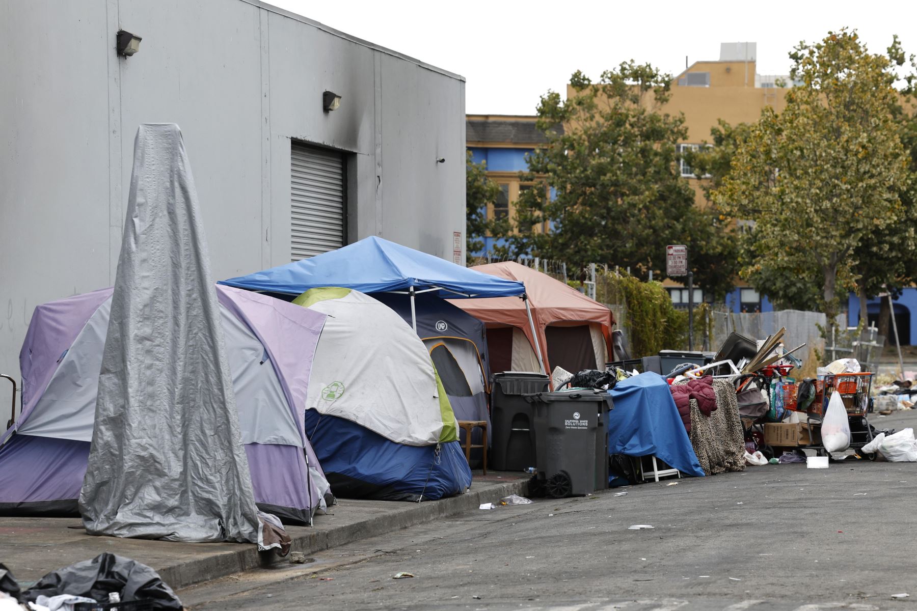 Vista general de un campamento para personas sin hogar en Oakland, California, EE.UU., el 12 de agosto de 2024. Foto: EFE