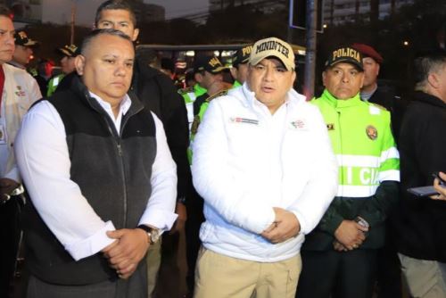 Ministro del Interior, Juan José Santiváñez, durante el operativo Amanecer Seguro, en Jesús María. Foto: ANDINA/difusión.