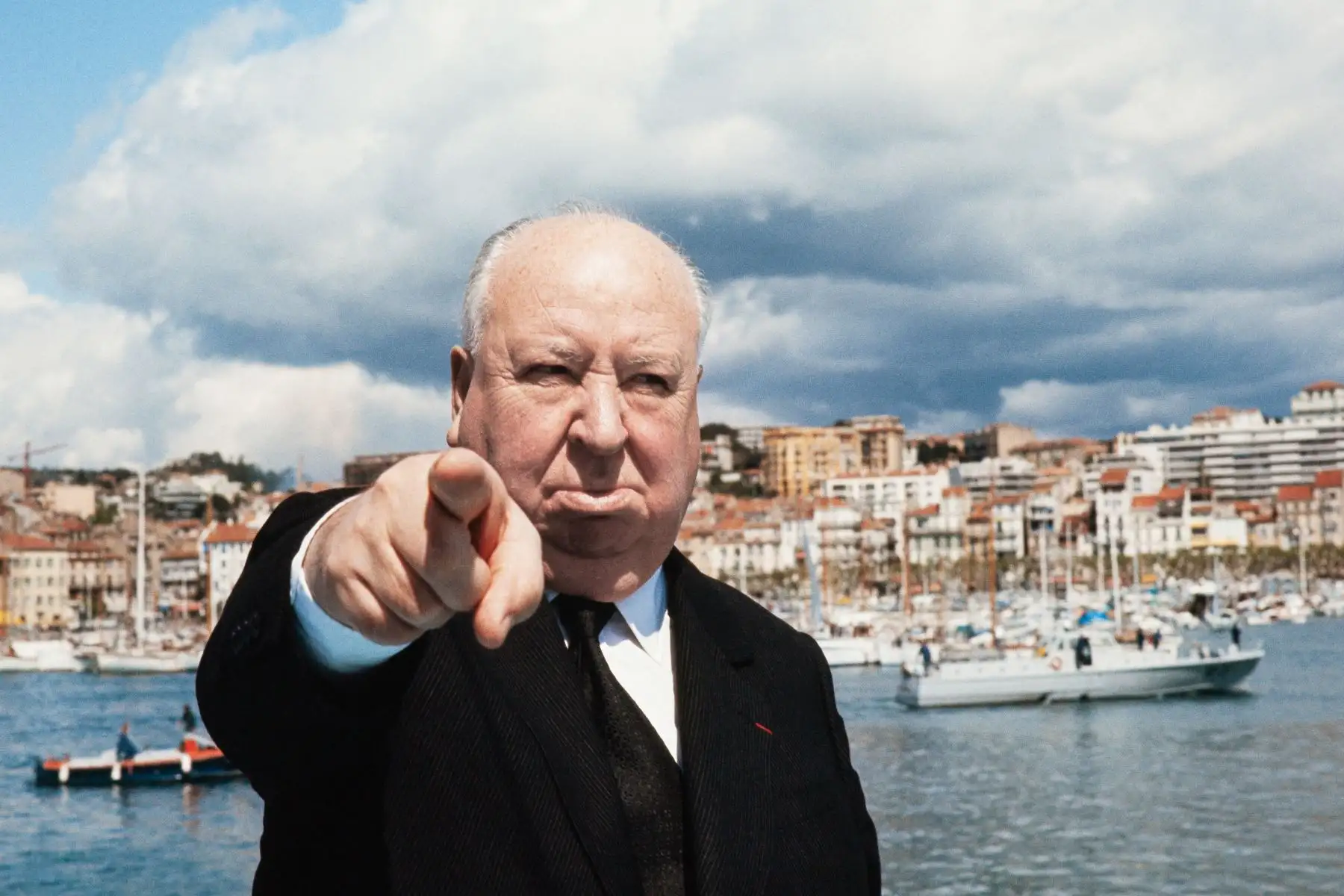 El director de cine británico Alfred Hitchcock posa durante el Festival de Cine de Cannes en Cannes, sur de Francia.
Foto: AFP
