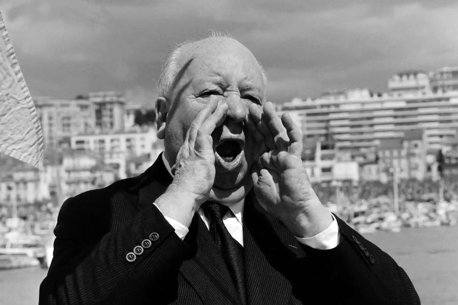 El director de cine británico Alfred Hitchcock posa durante el Festival de Cine de Cannes en Cannes, sur de Francia.
Foto: AFP