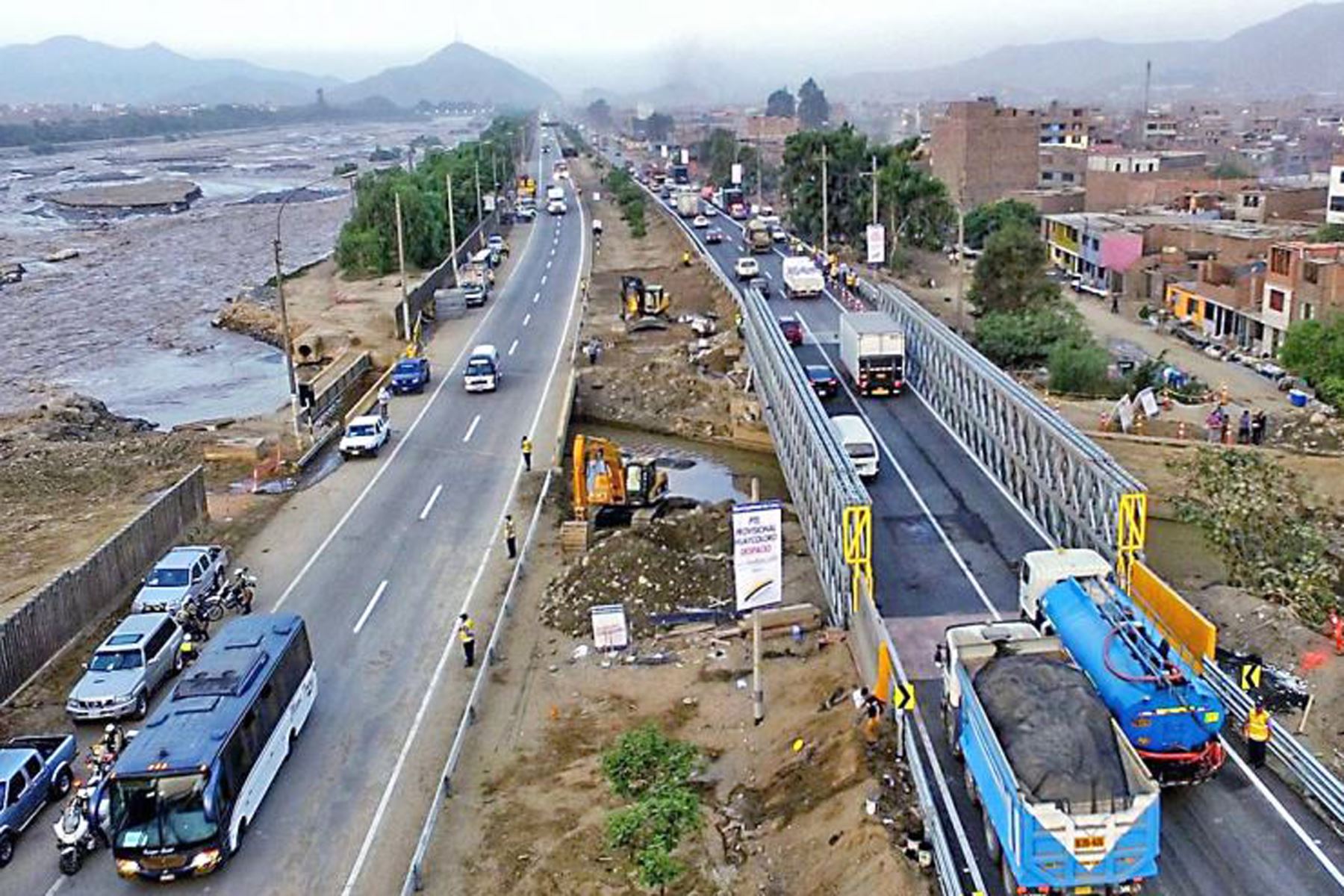 La norma, de este modo, autoriza el mejoramiento y la ampliación del servicio de movilidad urbana en la intersección de las avenidas Las Torres y Ramiro Prialé. Foto: ANDINA/Difusión