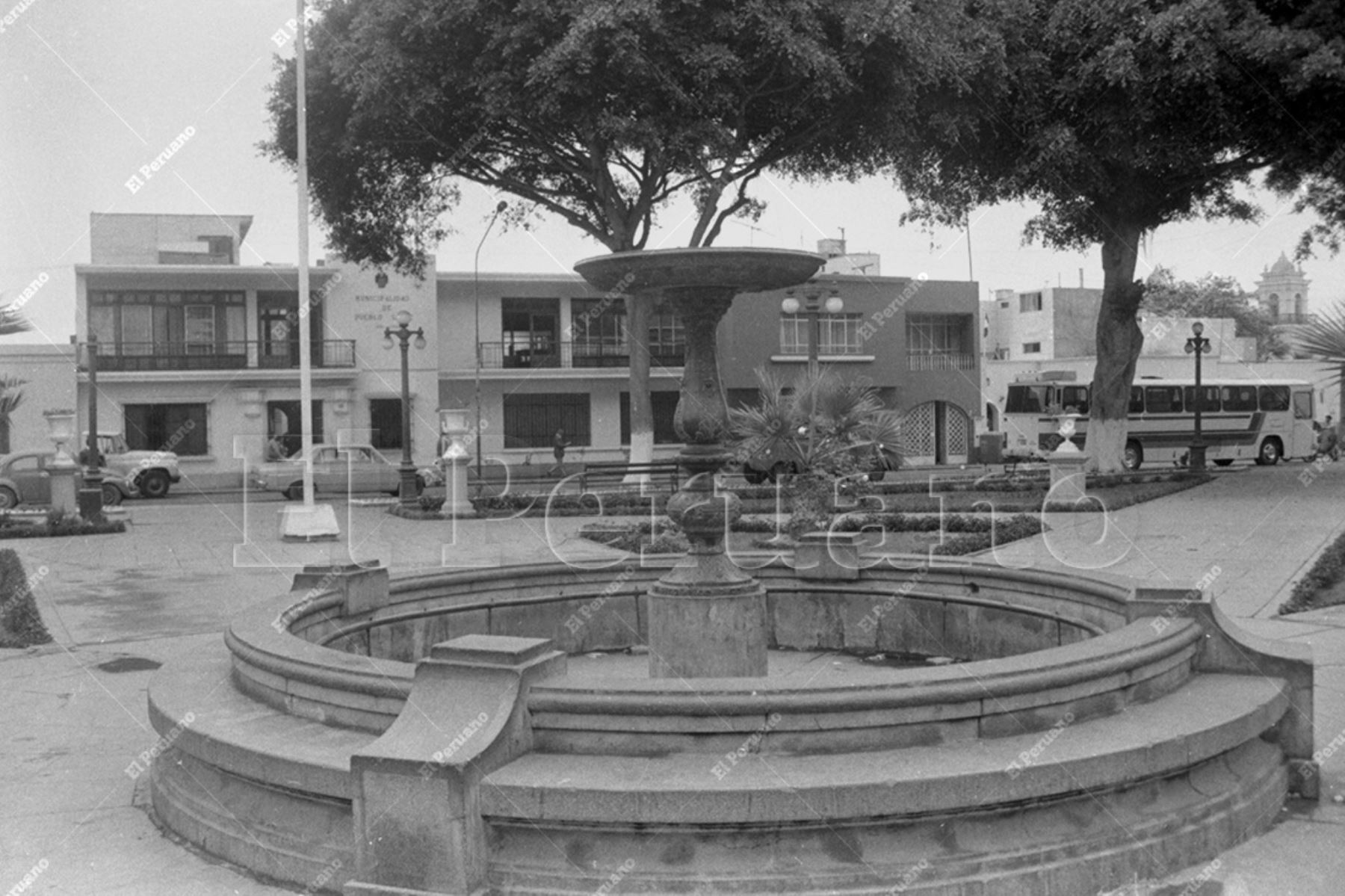 Lima - 11 agosto 1982 / Pileta de la Plaza de los Libertadores en el distrito de Pueblo Libre. Foto: Archivo Histórico de El Peruano