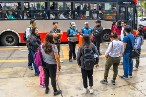 Conoce cómo proceder si un sismo te sorprende viajando en el transporte público. Foto: ANDINA/Difusión.