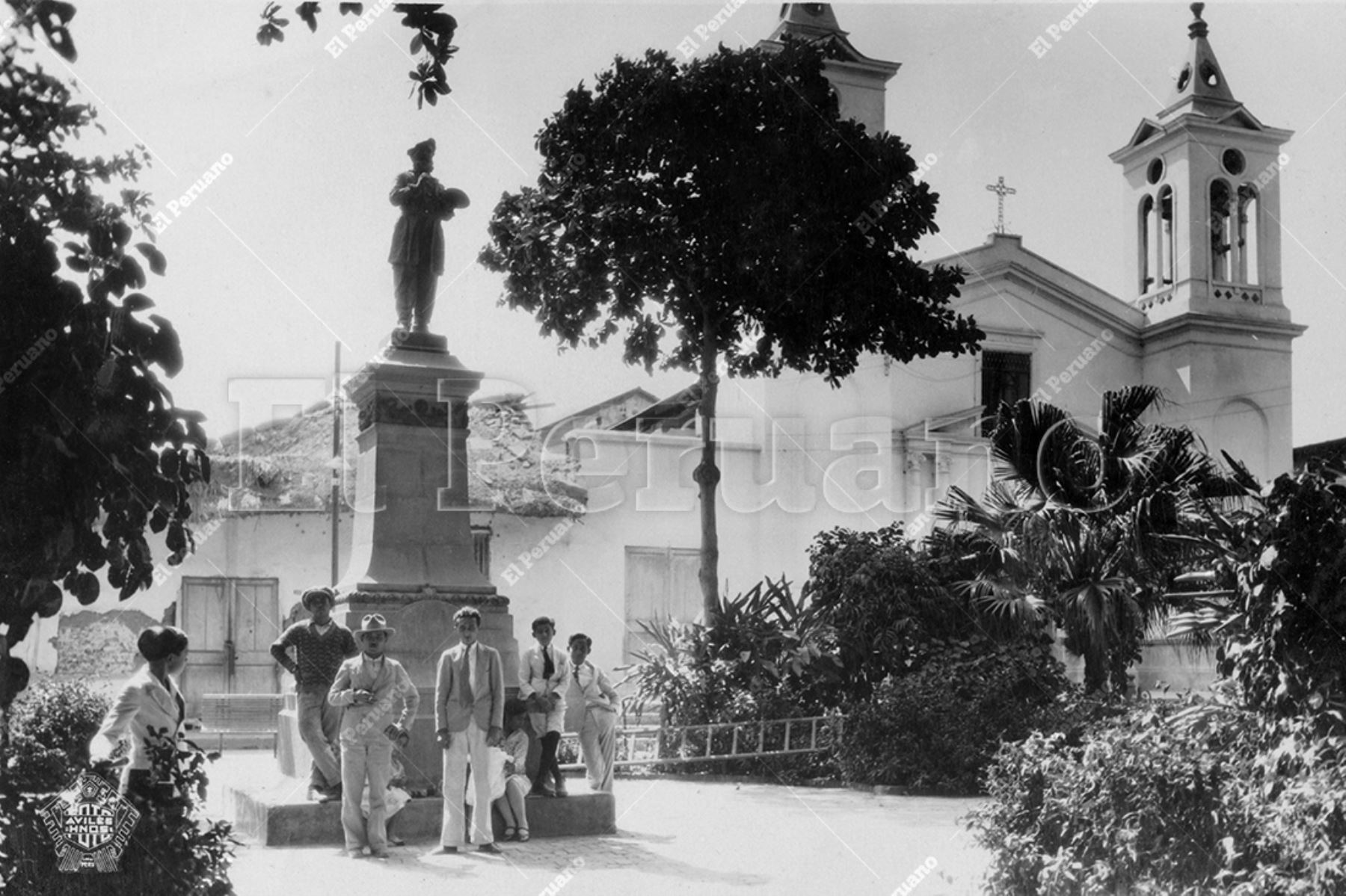 Piura - Década 1950 / Monumento al pintor José Ignacio Merino en la plazuela del mismo nombre en la ciudad de Piura. Foto: Archivo Histórico de El Peruano