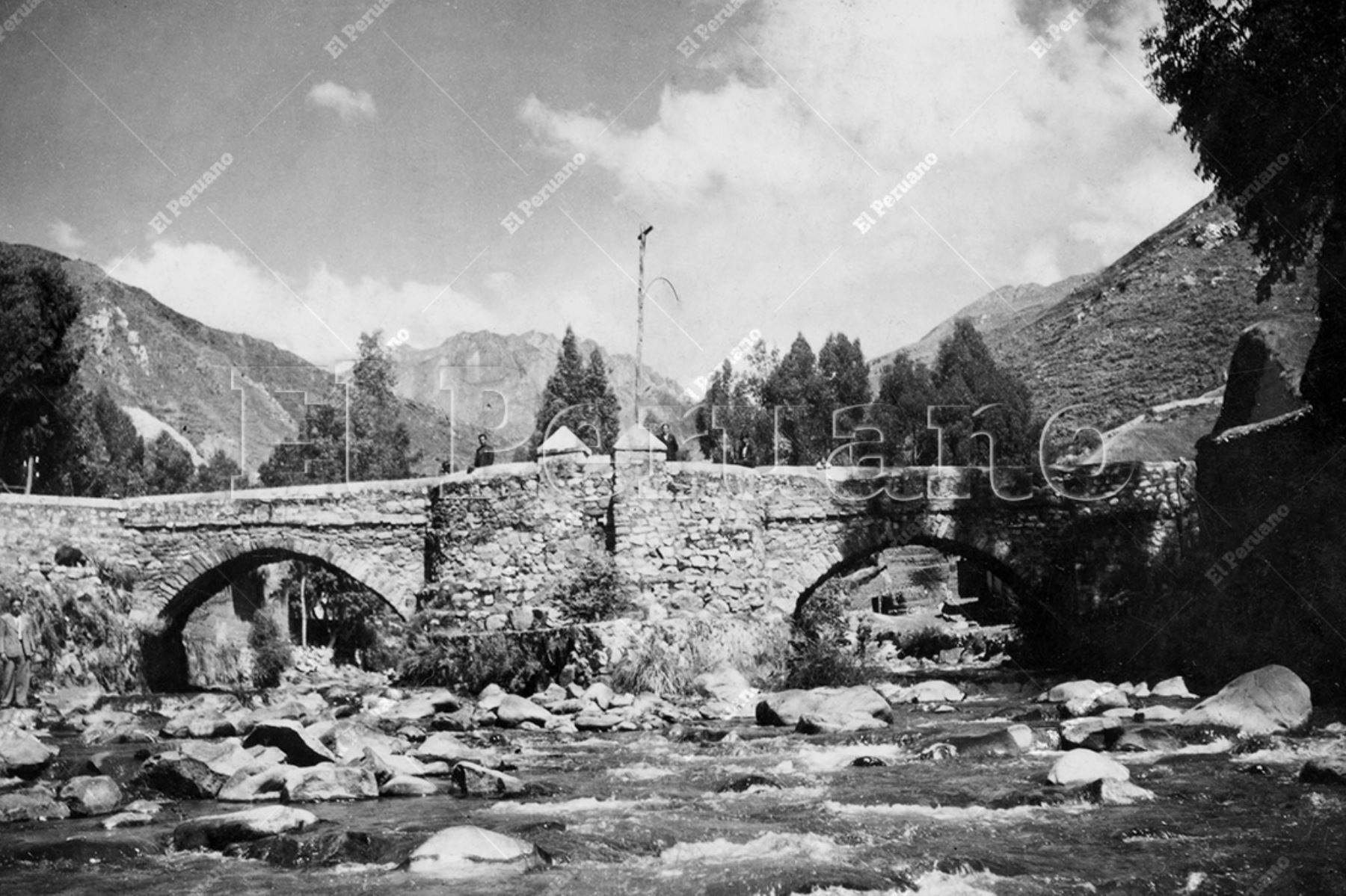 Huánuco - enero 1962 / El histórico puente Calicanto. Foto: Archivo Histórico de El Peruano