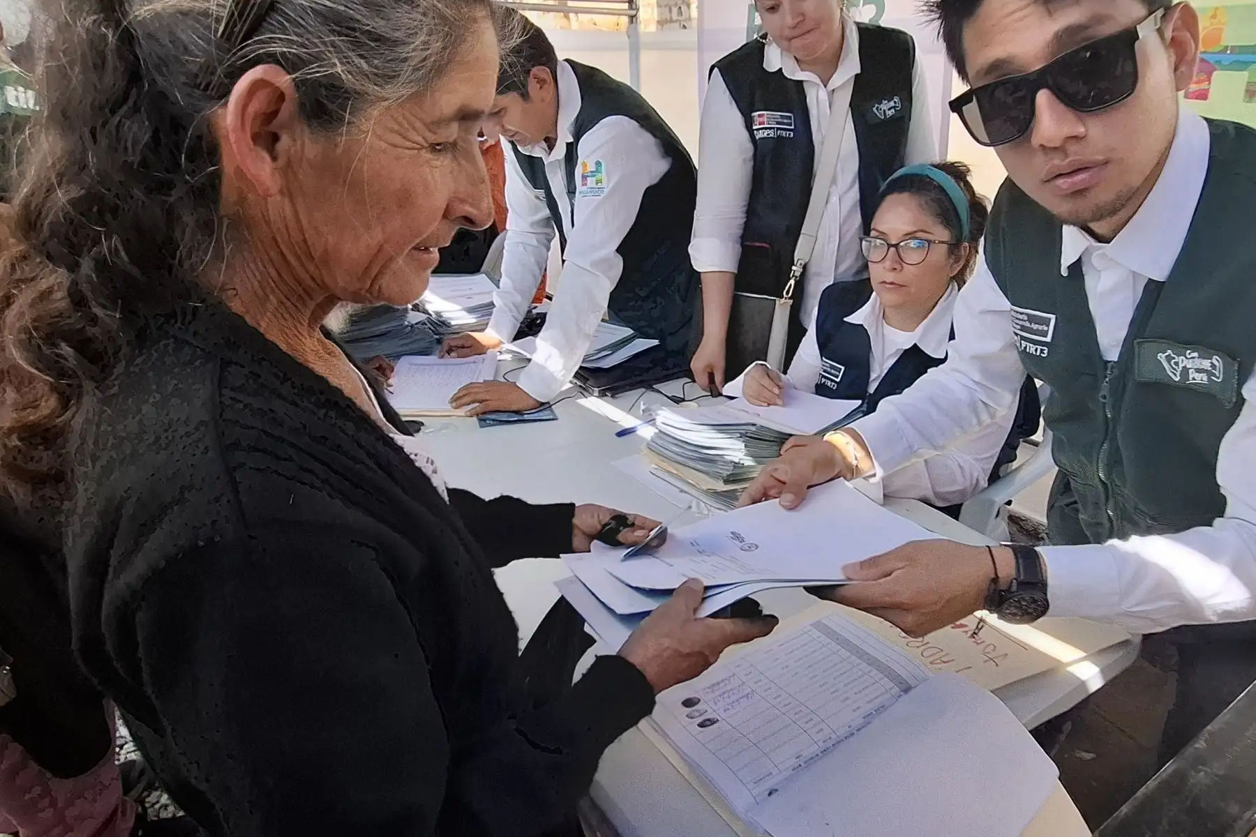 El evento tambien fue plataforma para brindar títulos de propiedad a cientos de familias y pequeños agricultores de la región. Foto:ANDINA/Julio Castillo