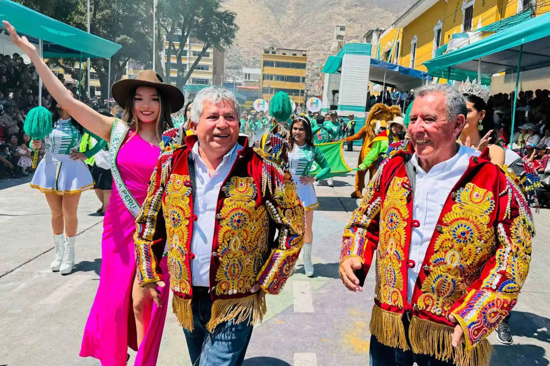 Más de 60 delegaciones entre instituciones públicas y privadas participan en el tradicional desfile folclórico.
 Foto: ANDINA/Braian Reyna