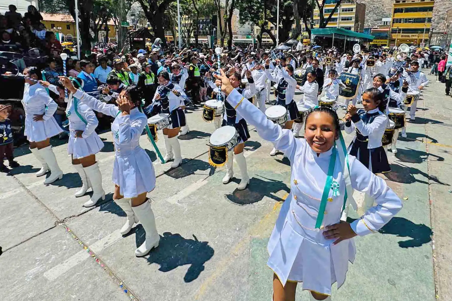 Más de 60 delegaciones entre instituciones públicas y privadas participan en el tradicional desfile folclórico.
 Foto: ANDINA/Braian Reyna