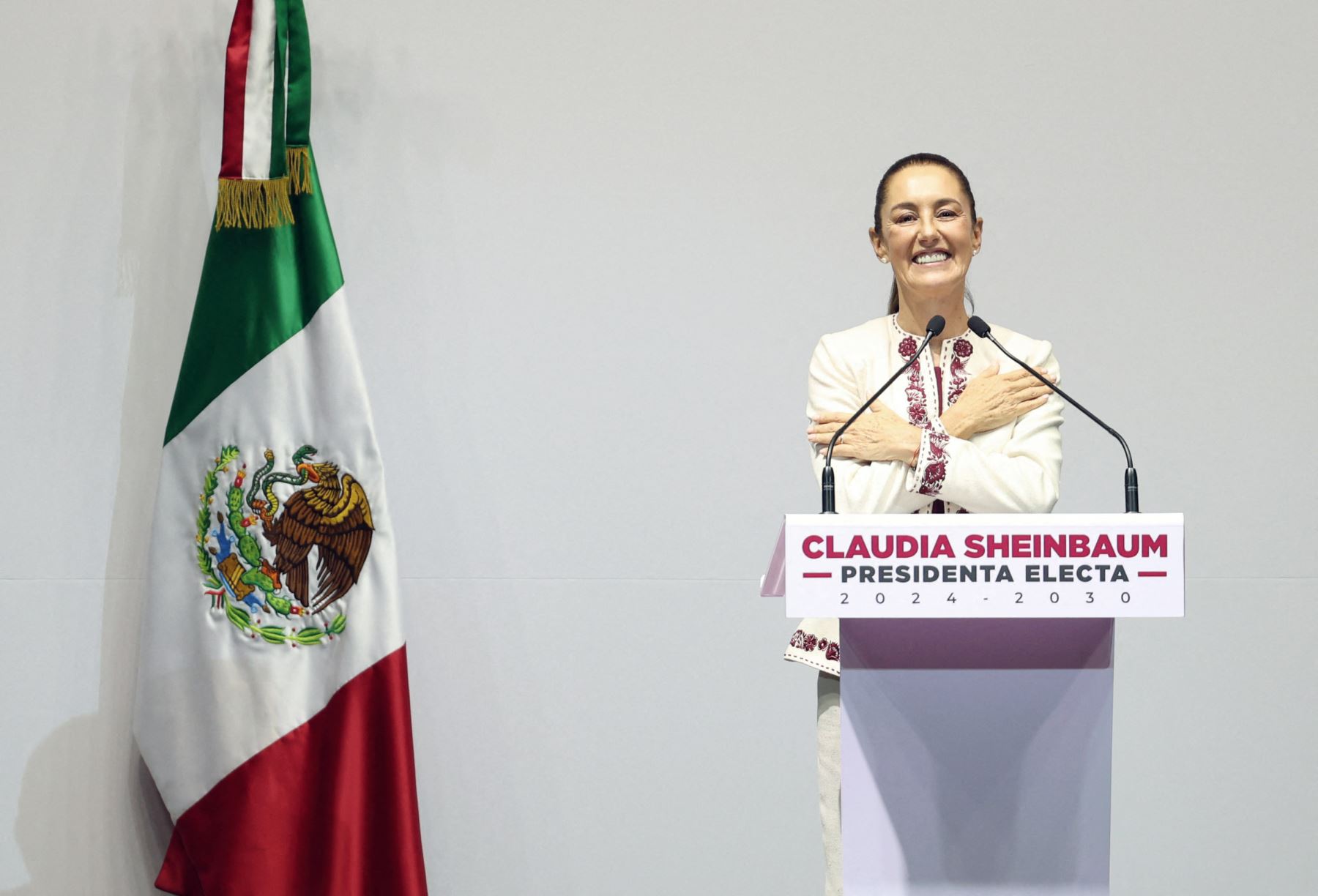 La Presidenta electa de México, Claudia Sheinbaum, habla después de recibir el certificado de su victoria en las elecciones presidenciales del 2 de junio en el Teatro Metropolitano de la Ciudad de México el 15 de agosto de 2024. Foto: AFP