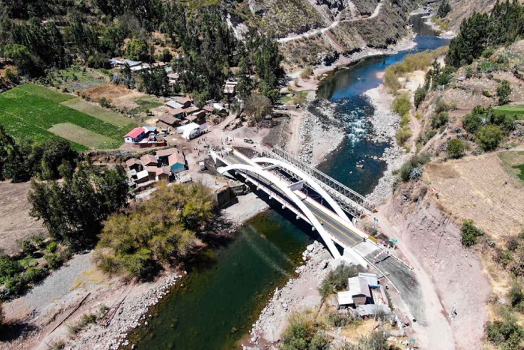 En los próximos días será aprobado un expediente técnico que logrará la ejecución de la carretera de 80 kilómetros que empalmará al puente.