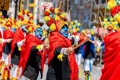 Huánuco celebró su 485 aniversario de fundación con más de 10,000 danzantes