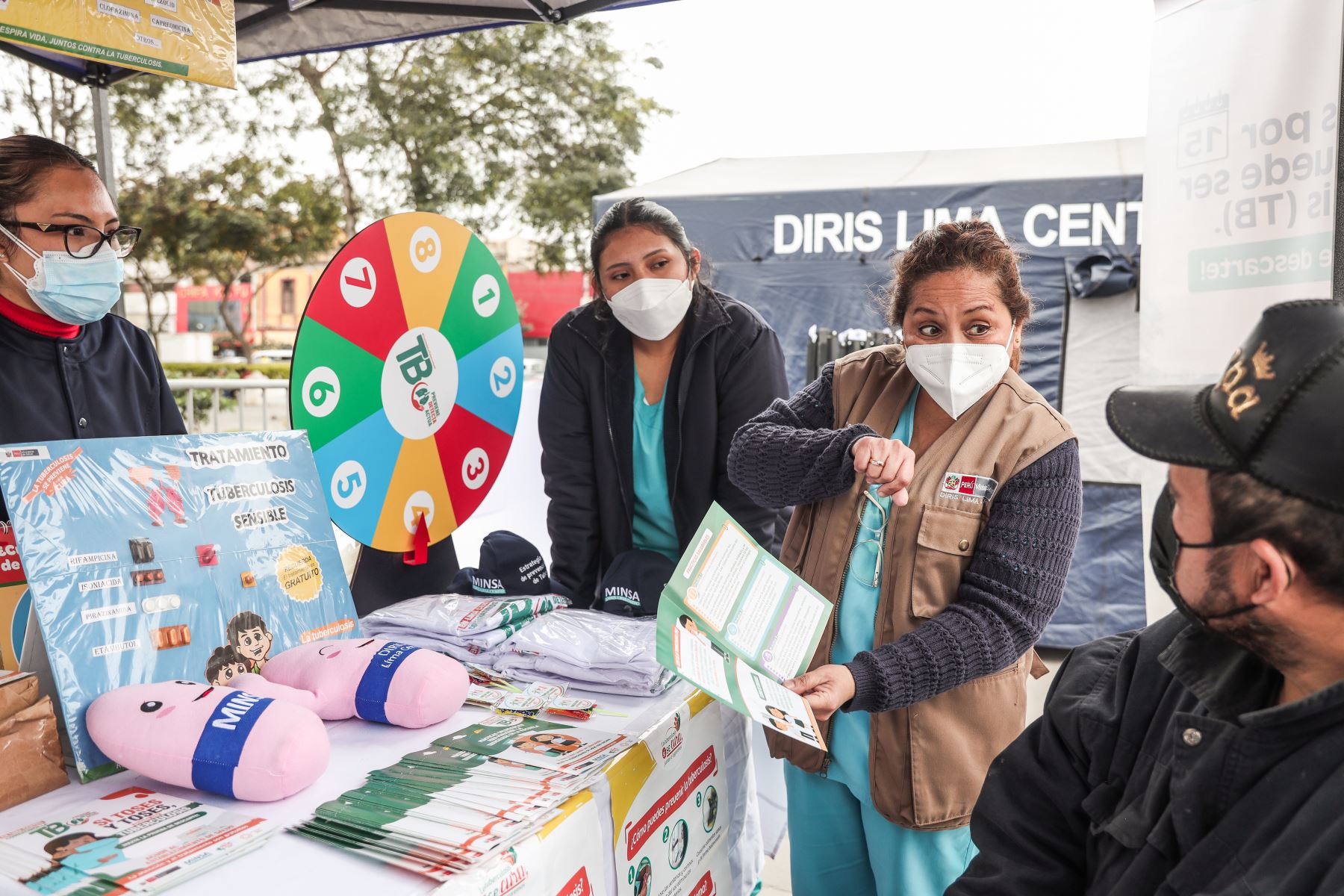 La megacampaña de salud gratuita "Minsa móvil" en el distrito de La Victoria, brinda atención a miles de vecinos con más de 50 especialistas de los principales hospitales e institutos del país. Foto: ANDINA/ Connie Calderon