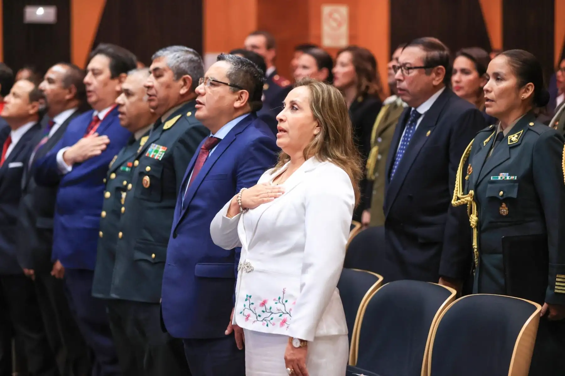 La presidenta Dina Boluarte participa en ceremonia por XXIII Aniversario de la creación de la Dirección contra la corrupción Policía Nacional (Dircocor). Foto: ANDINA/Prensa Presidencia