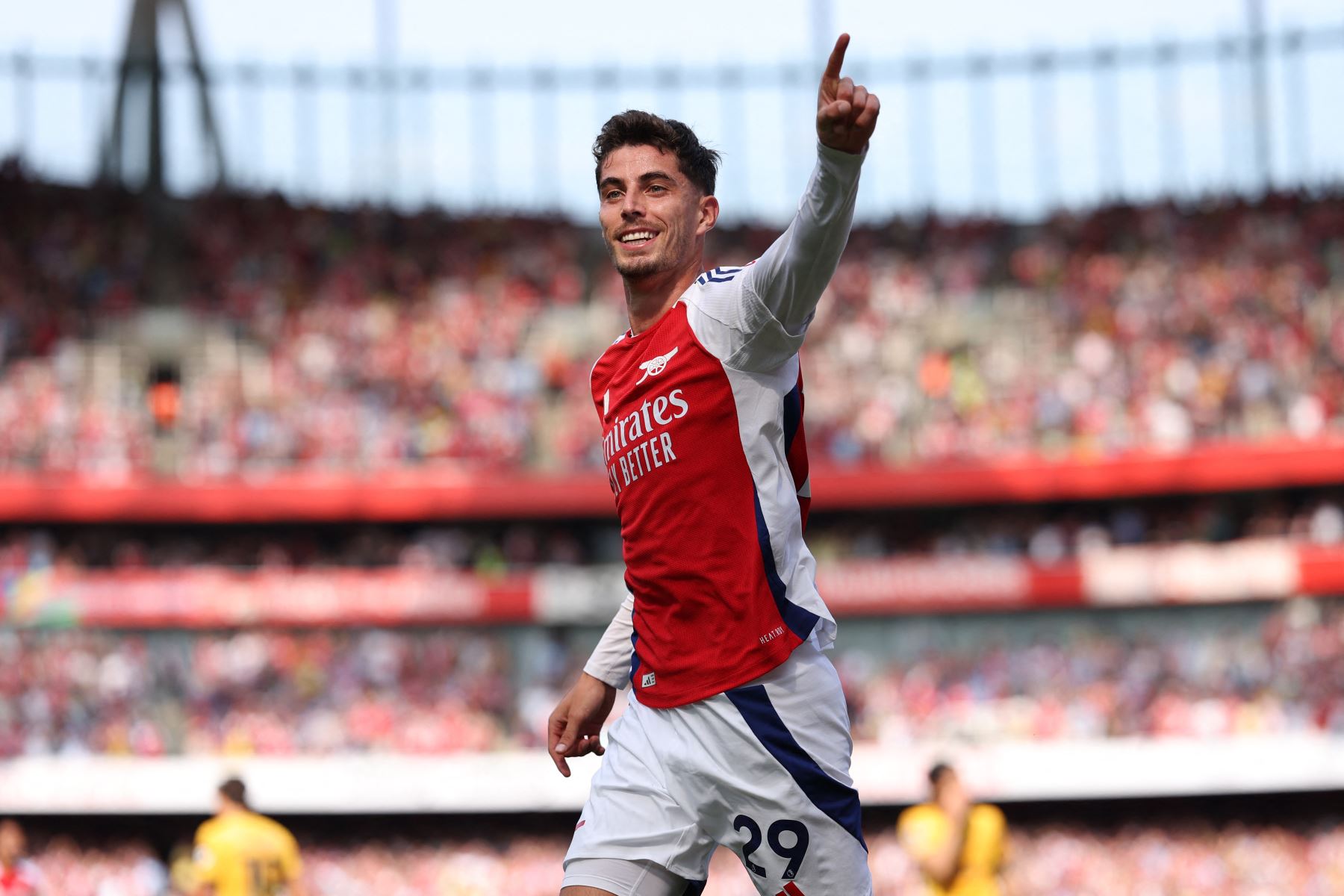 El centrocampista alemán del Arsenal  Kai Havertz celebra el gol inicial del partido de fútbol de la Premier League inglesa entre Arsenal y Wolverhampton. AFP