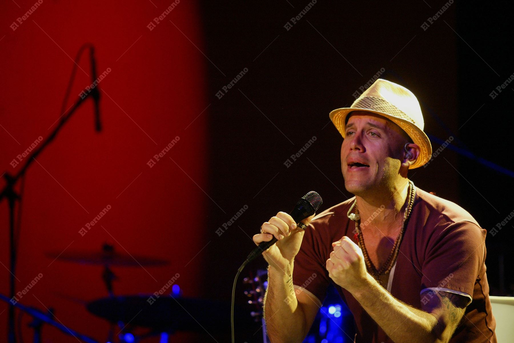 Lima - 18 junio 2008 / El cantante Gian Marco Zignago presenta su disco "Desde adentro" con un concierto en el teatro La Plaza ISIL de Miraflores. Foto: Diario Oficial El Peruano / Alberto Orbegoso