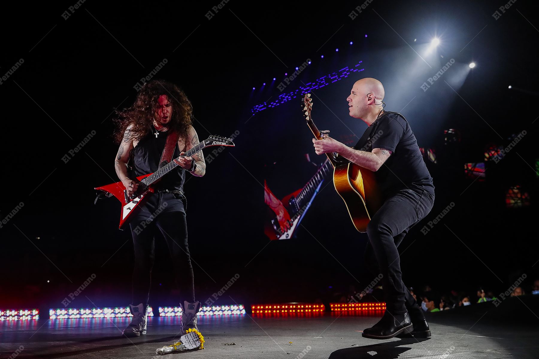 Lima - 16 julio 2022 / El cantante Gian Marco, junto al guitarrista Charlie Parra del Riego,  celebra a lo grande sus 30 años de carrera musical con un multitudinario concierto en el Estadio Nacional. Foto: Diario Oficial El Peruano / Renato Pajuelo