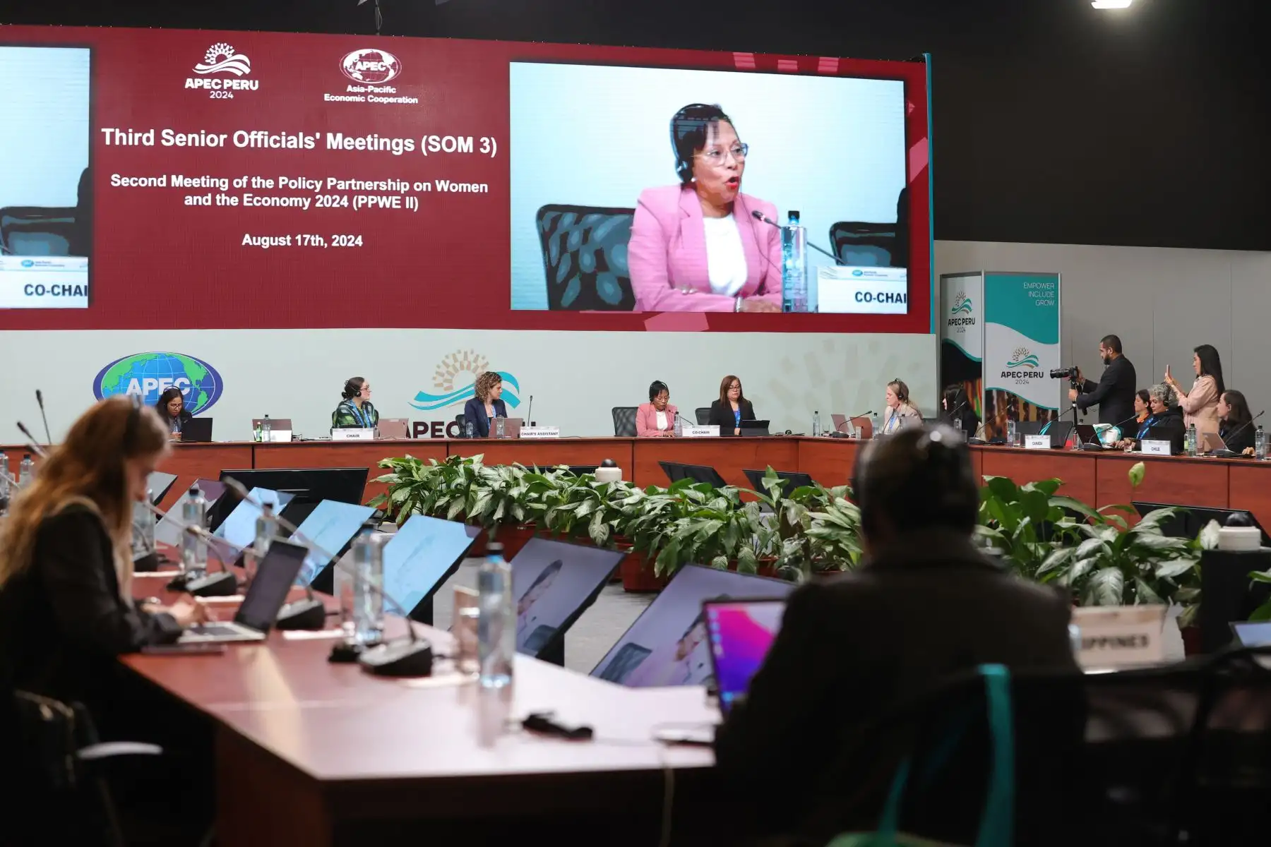 En el marco de la Segunda Reunión del Partenariado de Políticas de Mujer y la Economía del Foro de Cooperación Económica de Asia Pacífico (APEC), la ministra de la Mujer y Poblaciones Vulnerables, Teresa Hernández, participa del diálogo sobre los desafíos que enfrentan las economías para avanzar en el objetivo de lograr el empoderamiento económico de mujeres y niñas. Foto: ANDINA/Melina Mejía