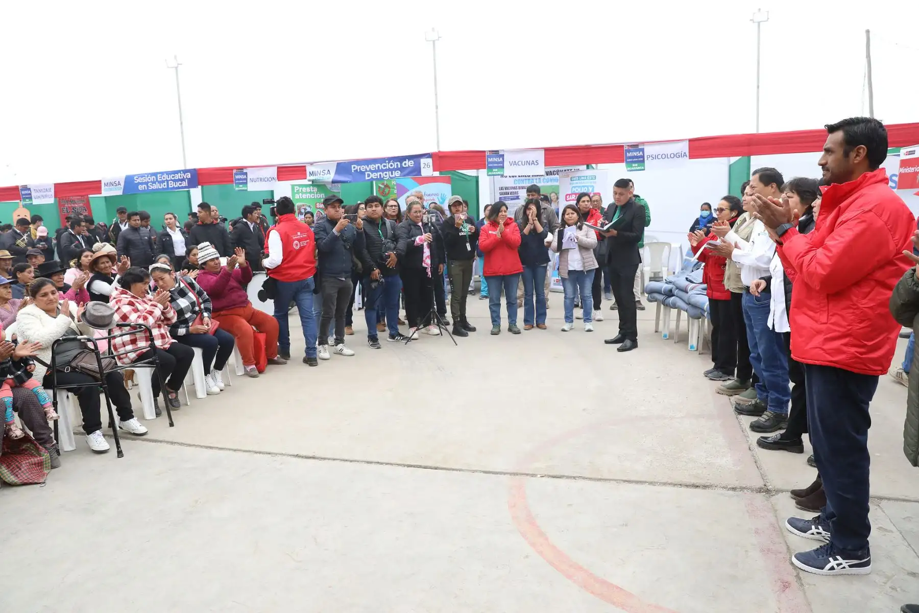 Ministerio de Desarrollo e Inclusión Social promueve la intervención multisectorial  " Frio cero " en el A.H Violeta Correa de Belaunde de Lurigancho - Chosica.
Foto: MIDIS