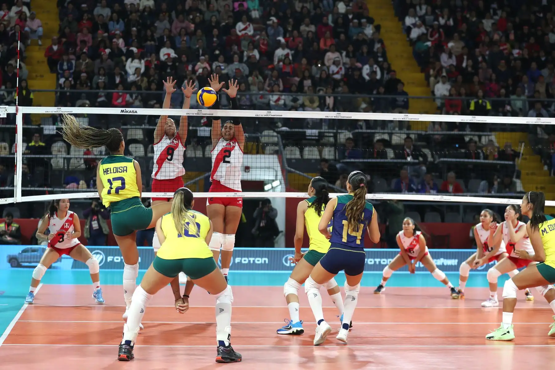 La selección peruana de voleibol realiza su debut en el Mundial U17 del 2024. Este esperado encuentro se disputa en el Coliseo Eduardo Dibós, donde el equipo nacional se mide ante Brasil, subcampeón del Sudamericano de la categoría.
Foto: ANDINA/ Lino Chipana