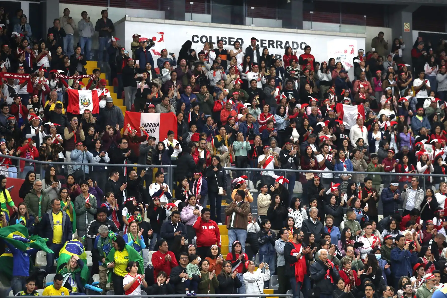 La selección peruana de voleibol realiza su debut en el Mundial U17 del 2024. Este esperado encuentro se disputa en el Coliseo Eduardo Dibós, donde el equipo nacional se mide ante Brasil, subcampeón del Sudamericano de la categoría.
Foto: ANDINA/ Lino Chipana