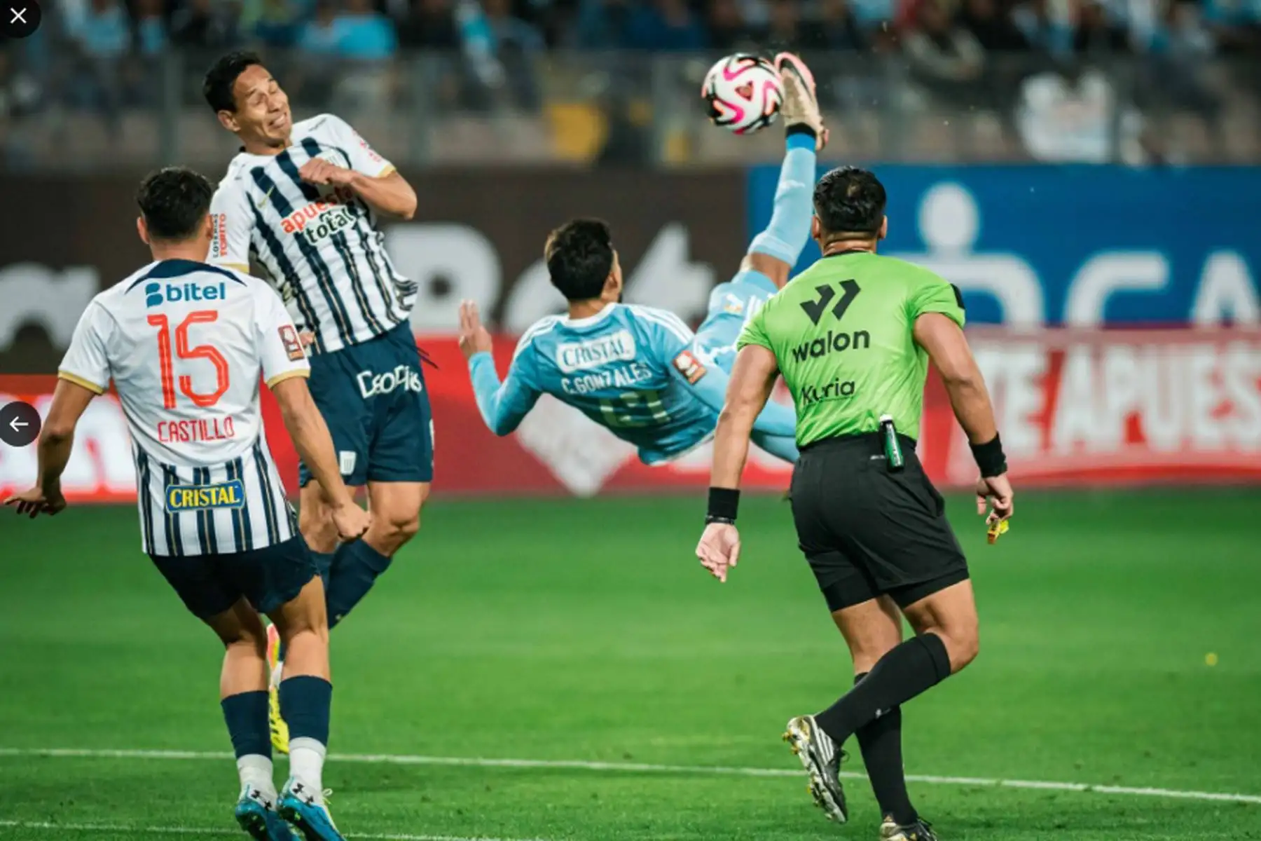 Sporting Cristal y Alianza Lima se enfrentan por la  séptima fecha del Torneo Clausura Liga 1 2024, en el l Estadio Nacional. 
Foto: @Sporting Cristal