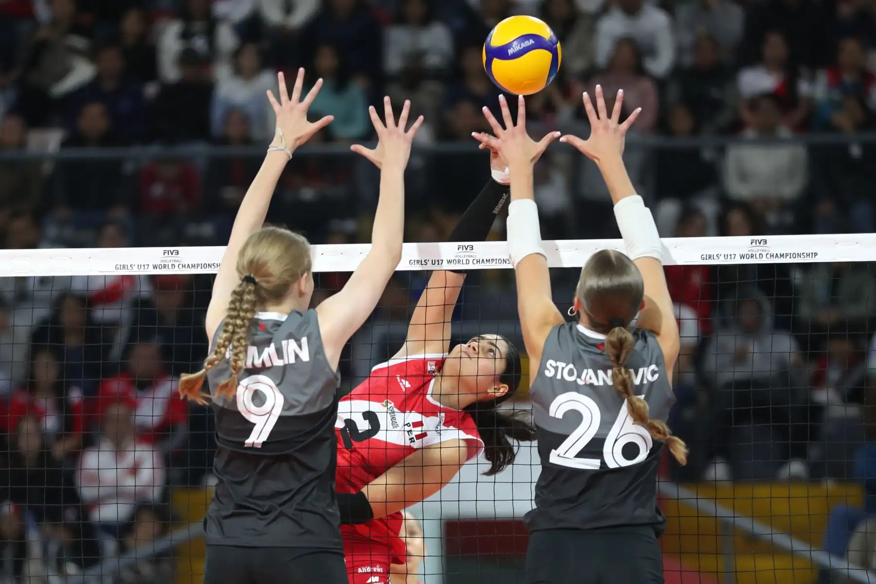 La selección peruana de voleibol se enfrenta a su similar de Canadá, en la segunda fecha del Mundial Sub 17 de vóley 2024 que se realiza en el Coliseo Eduardo Dibós.
Foto: ANDINA / Lino Chipana.