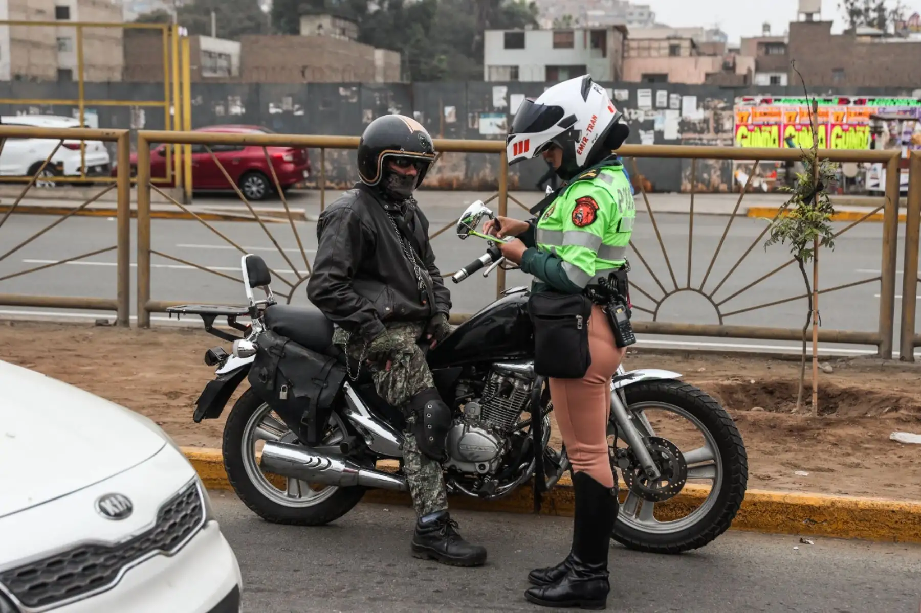 La División de Tránsito y Seguridad Vial de la PNP intensifica la vigilancia para detectar infracciones al Reglamento Nacional de Tránsito y personas con requisitorias. Foto: ANDINA/ Connie Calderon
