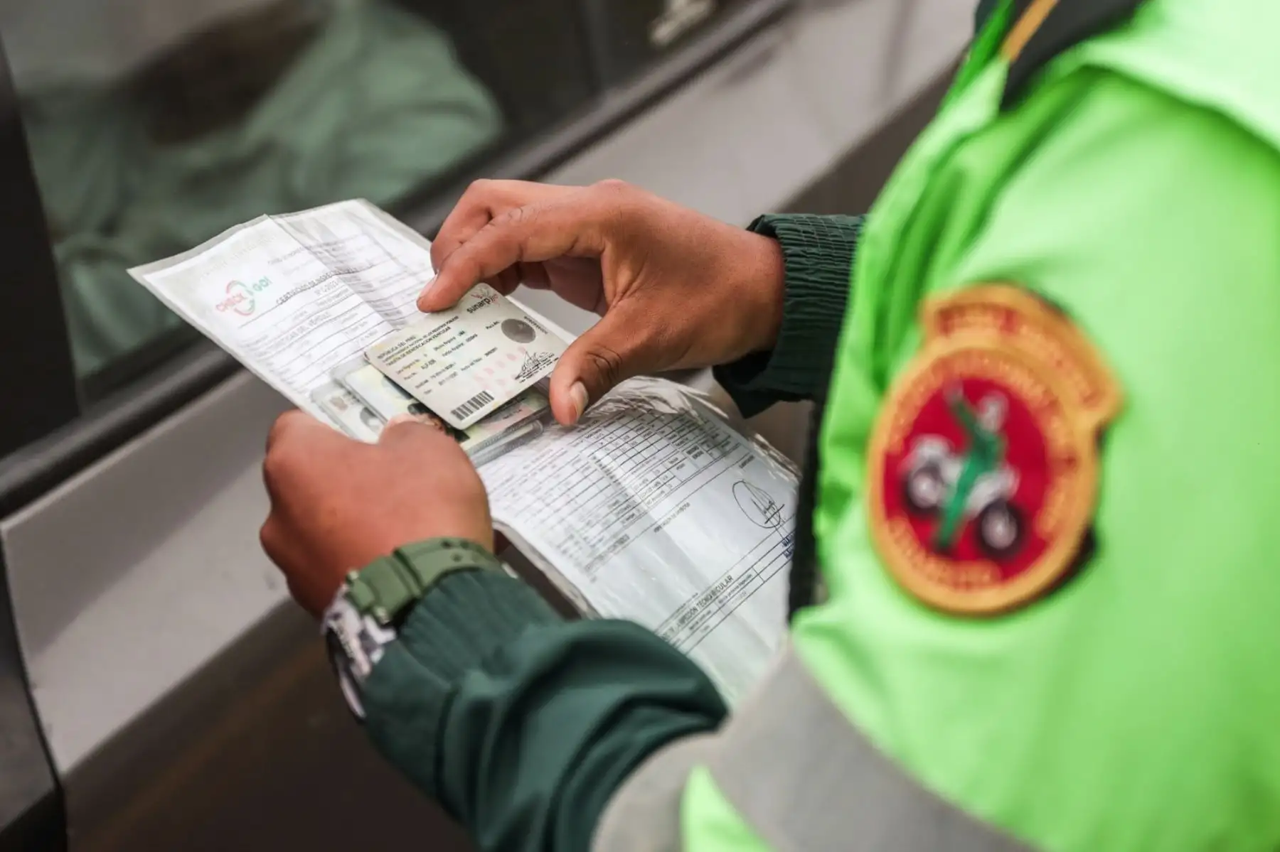 La Policía Nacional realiza un mega operativo en busca de infractores y personas con requisitorias, garantizando la seguridad vial y pública. Foto: ANDINA/ Connie Calderon