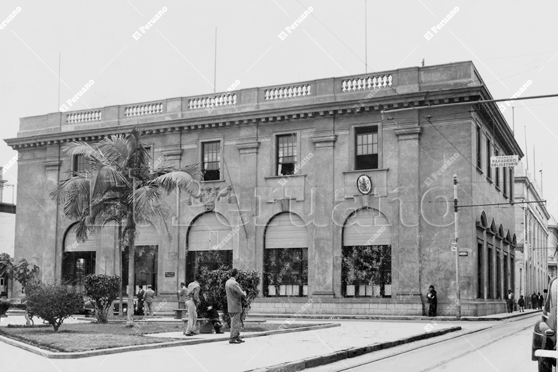 Callao - 1951 /  Casa W. R. Grace & Compañía en el centro histórico del Callao. Actualmente sede la Dirección de Capitanías y Guardacostas. Foto: Archivo Histórico de El Peruano