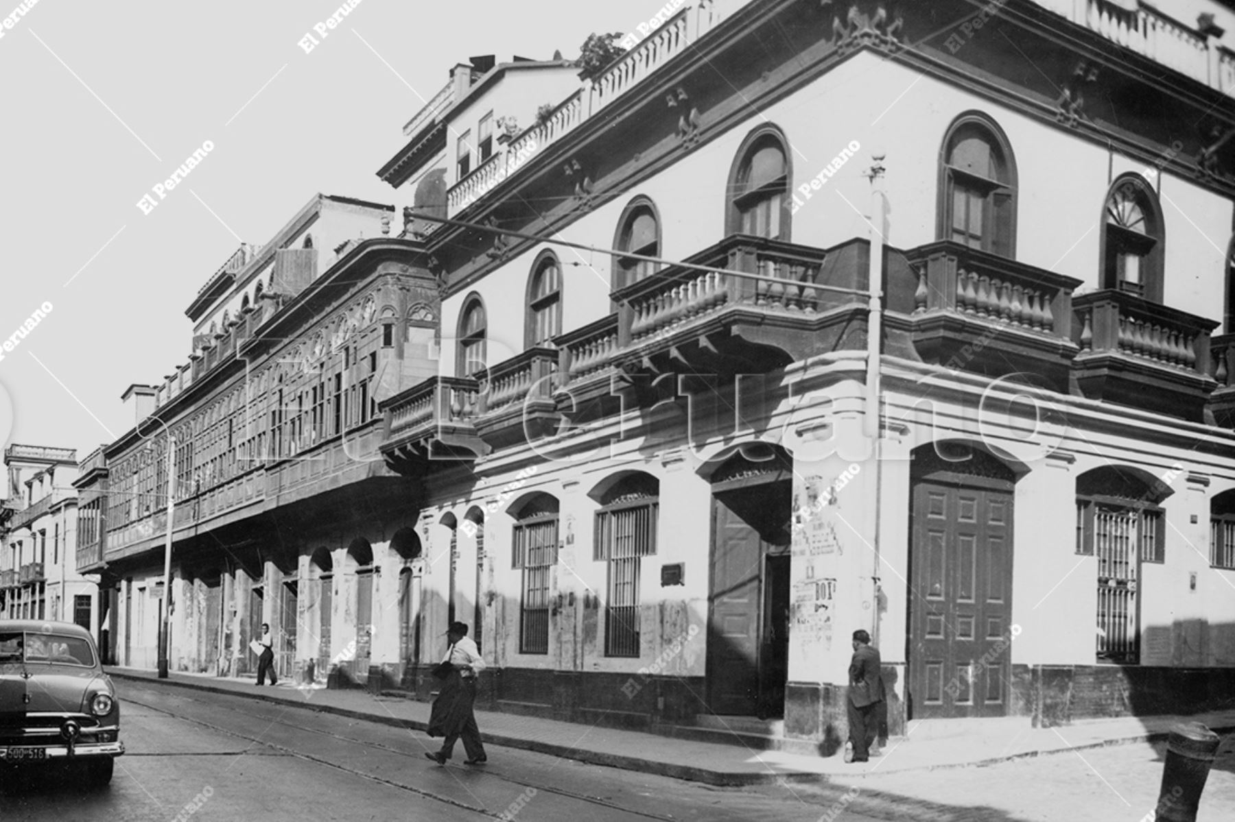 Callao - marzo 1952 / Antiguas casonas y balcones en la calle Constitución en el centro histórico del Callao. Foto: Archivo Histórico de El Peruano