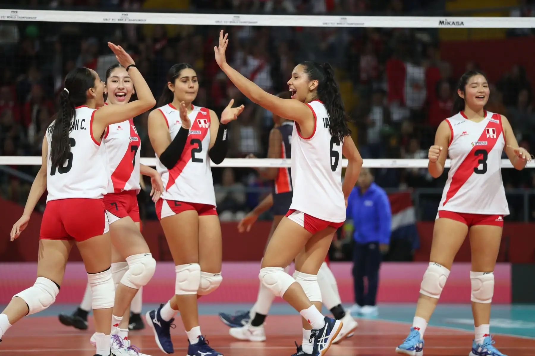Selección Peruana de Voleibol se enfrenta a República Dominicana. Mundial Sub 17.
Coliseo Eduardo Dibós.
Foto: ANDINA / Lino Chipana.