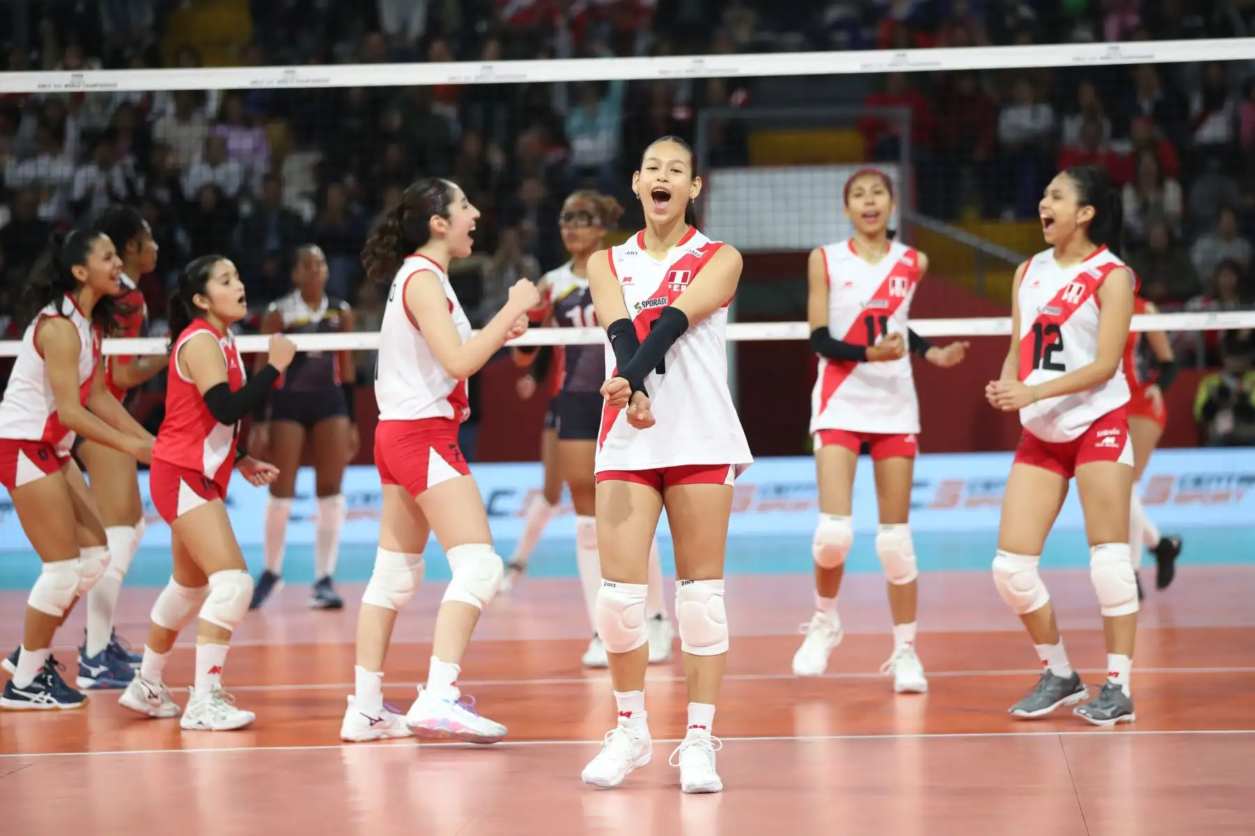 Selección Peruana de Voleibol se enfrenta a República Dominicana. Mundial Sub 17.
Coliseo Eduardo Dibós.
Foto: ANDINA / Lino Chipana.