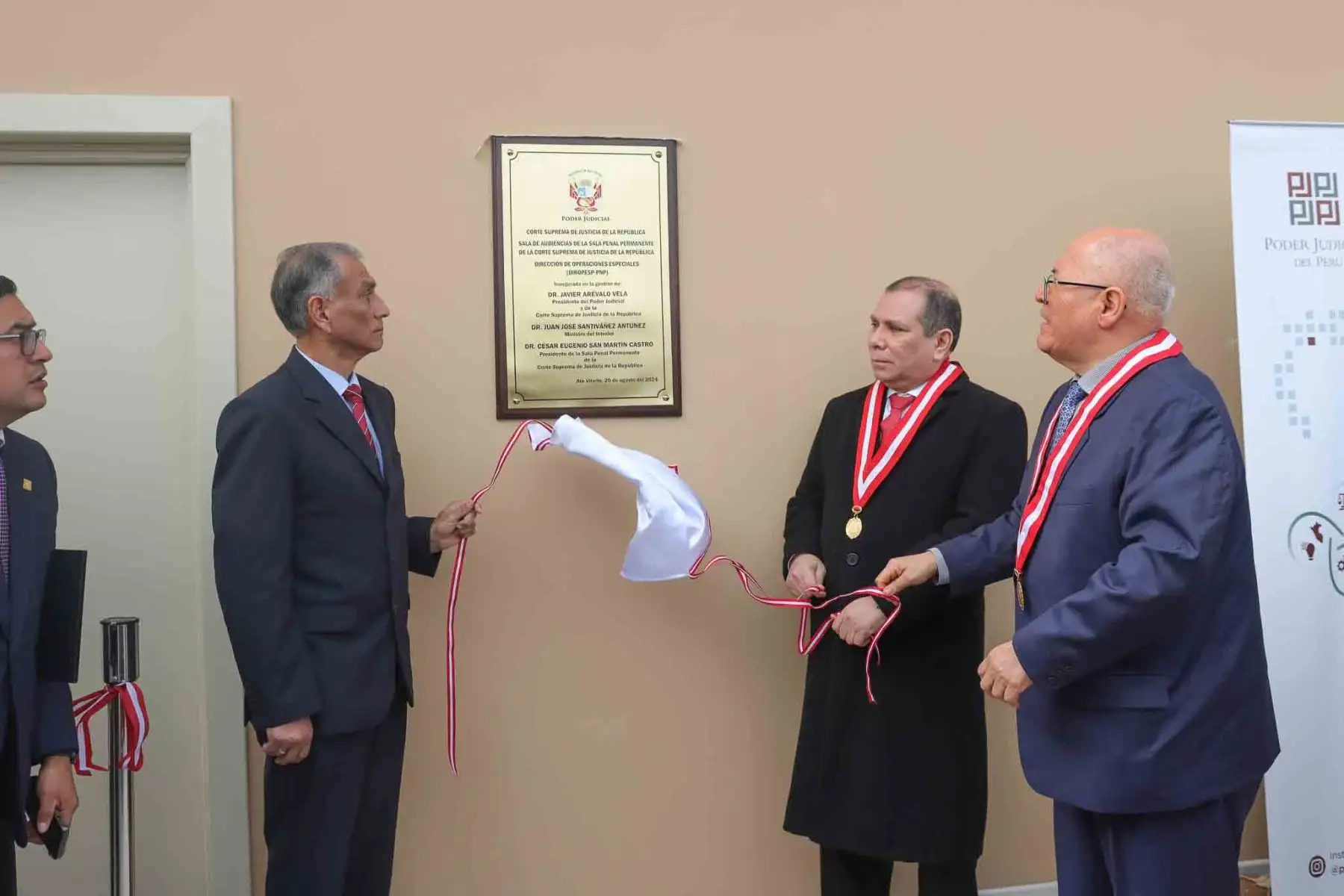 El presidente del Poder Judicial, Javier Arévalo Vela, inaugura una moderna Sala de Audiencias para procesos que involucran a expresidentes de la República, en el Penal de Barbadillo. Foto: ANDINA/ Lino Chipana.
