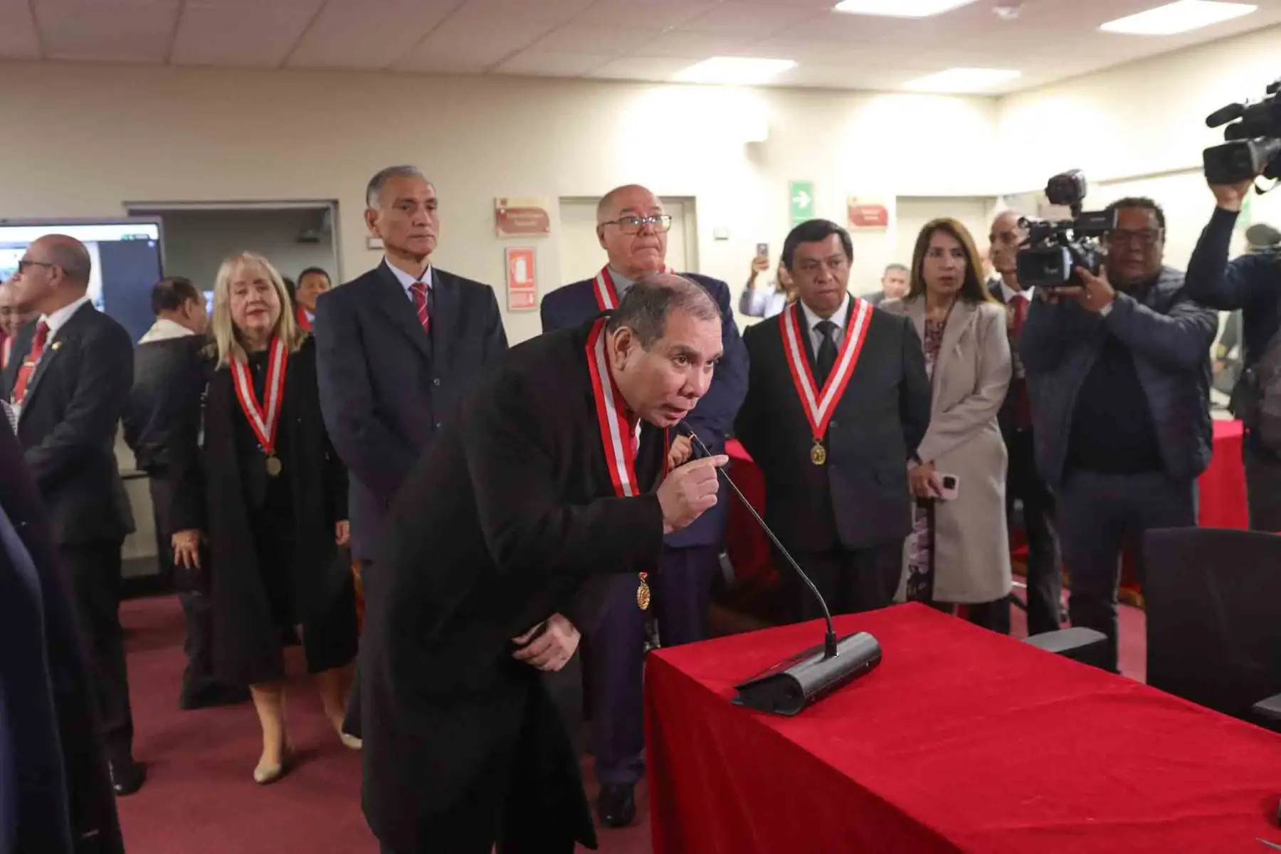 El presidente del Poder Judicial, Javier Arévalo Vela, inaugura una moderna Sala de Audiencias para procesos que involucran a expresidentes de la República, en el Penal de Barbadillo. Foto: ANDINA/ Lino Chipana.