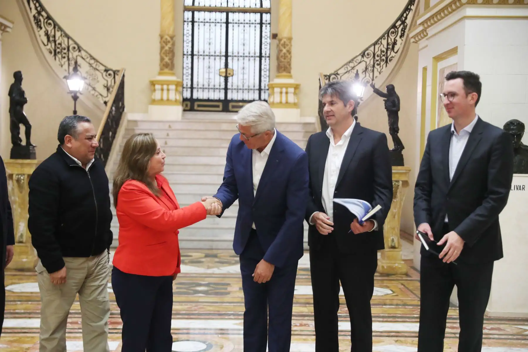 Reunión de trabajo de la presidenta Dina Boluarte con el CEO de Fraport.
Foto: ANDINA/Prensa Presidencia