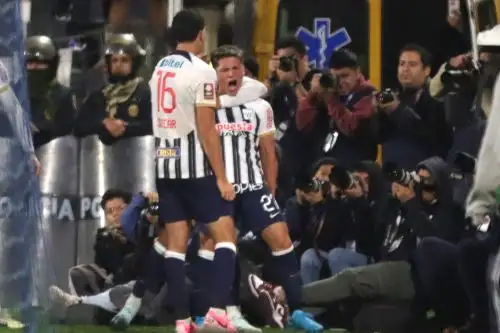 Alianza Lima celebra el gol de Catriel Cabellos. Foto: ANDINA
