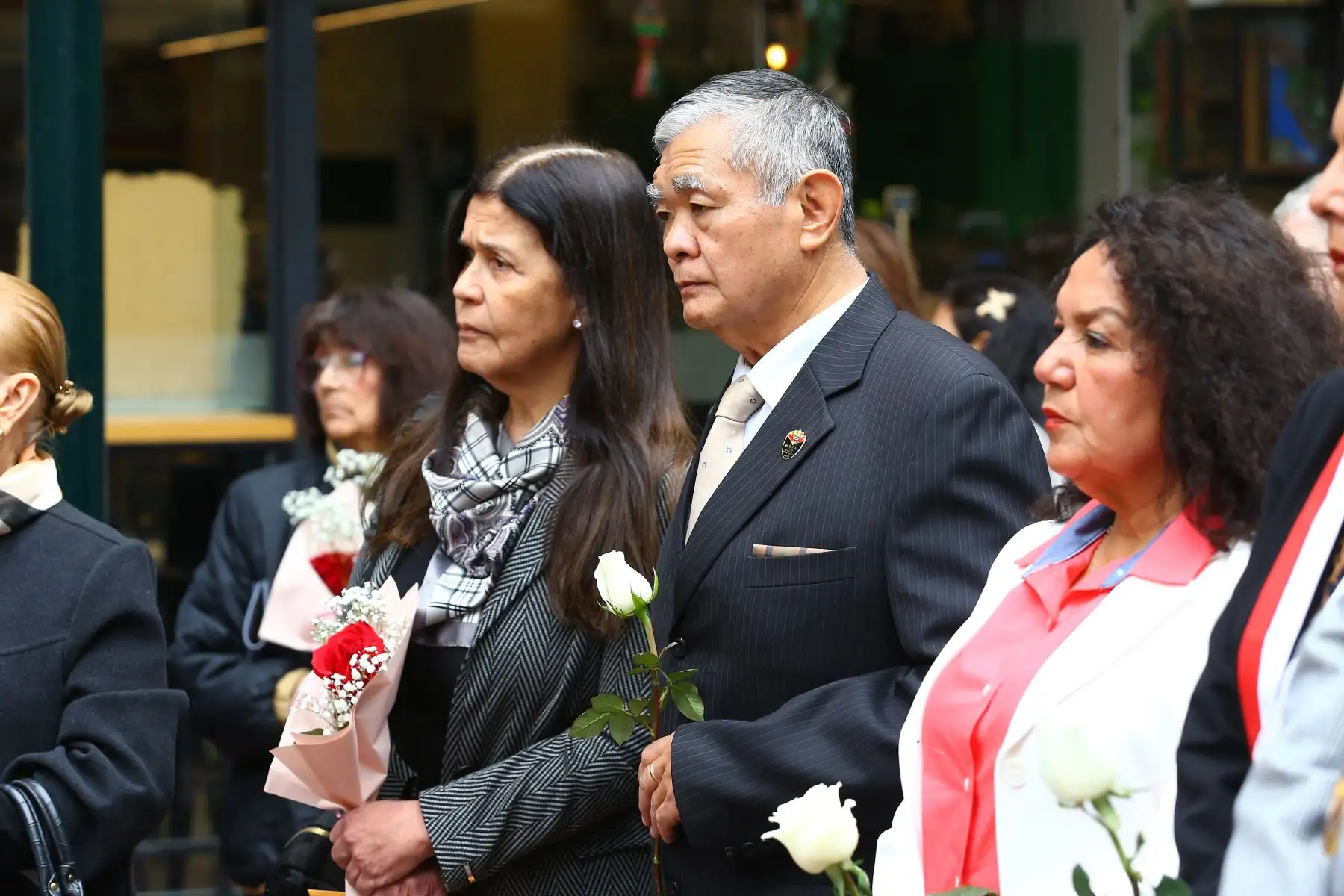 La municipalidad de Miraflores organizó evento recordatorio por el Día Internacional de Conmemoración y Homenaje a las Víctimas del Terrorismo, en el que se develó una placa que, a pedido de los familiares, recuerda con nombre propio a las víctimas fallecidas en el atentado terrorista ocurrido en la calle Tarata de Miraflores, el 16 de julio de 1992.
Foto: ANDINA/Eddy Ramos