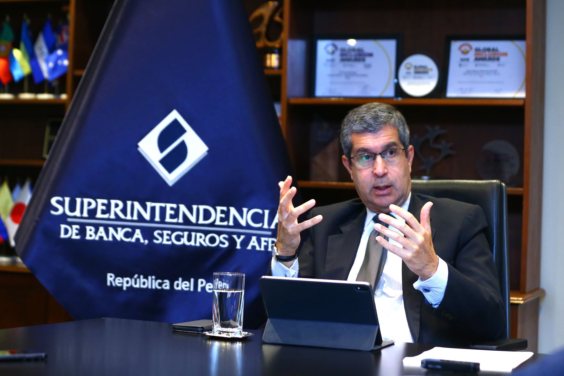 Hay razones suficientes para permitir que más fintech sean parte del negocio financiero en el país, manifestó Sergio Espinosa. ANDINA/Eddy Ramos