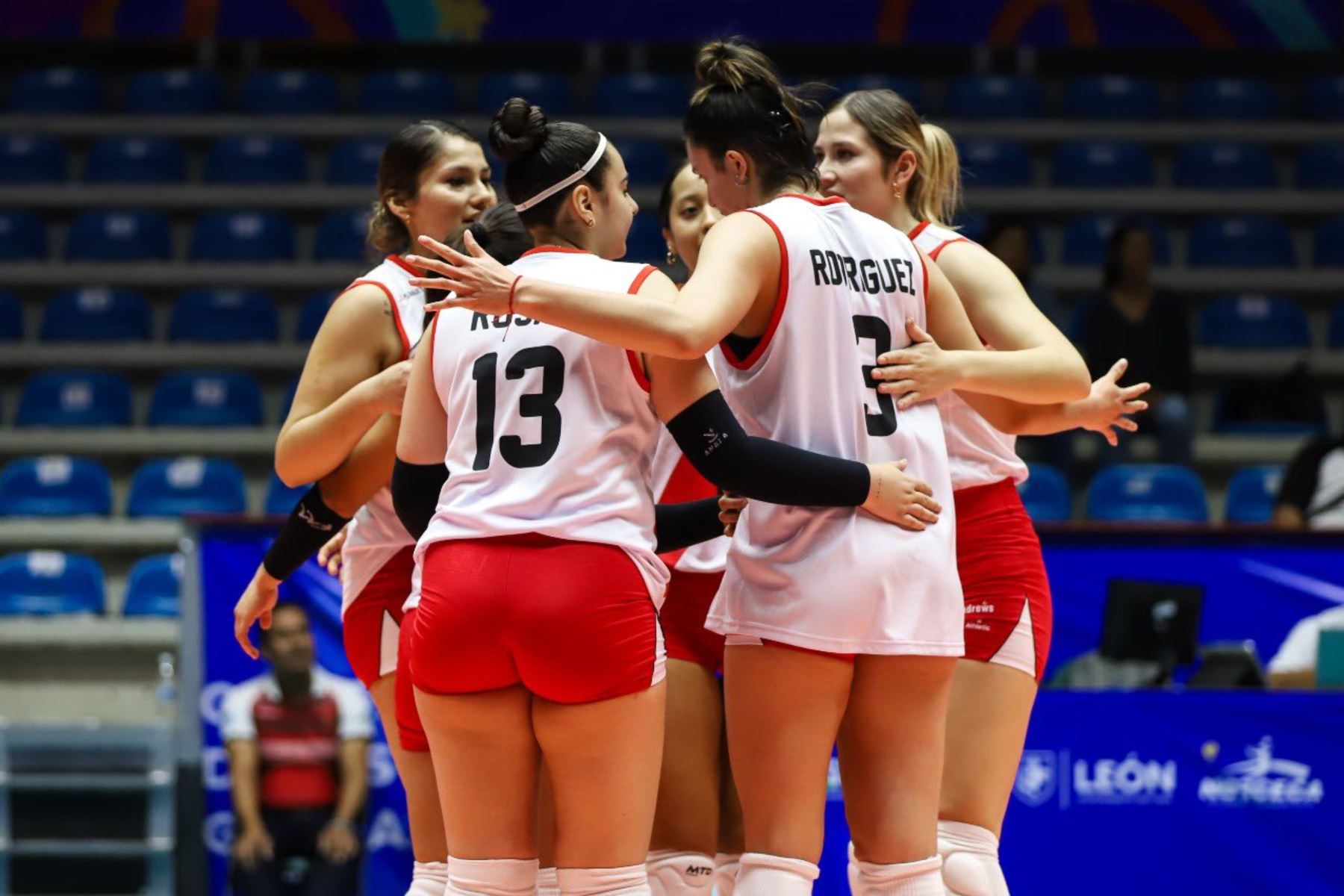 Selección peruana de voleibol categoría mayores.